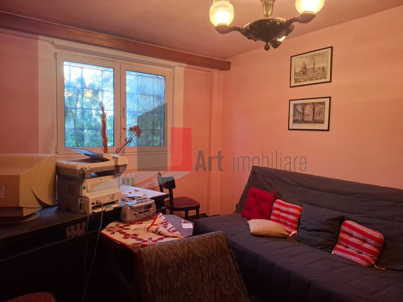 Piata Victoriei, Titulescu apartament